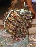 束ねられたアリマンゴたち